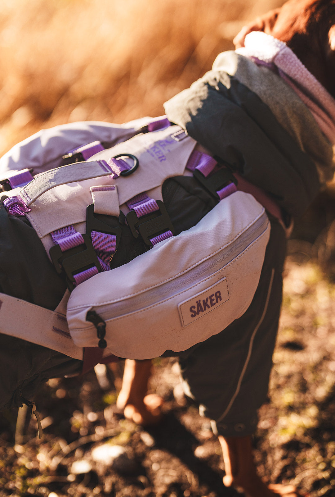 Close view of the Muse harness upgraded with the Pouches 001 and the Traction 001